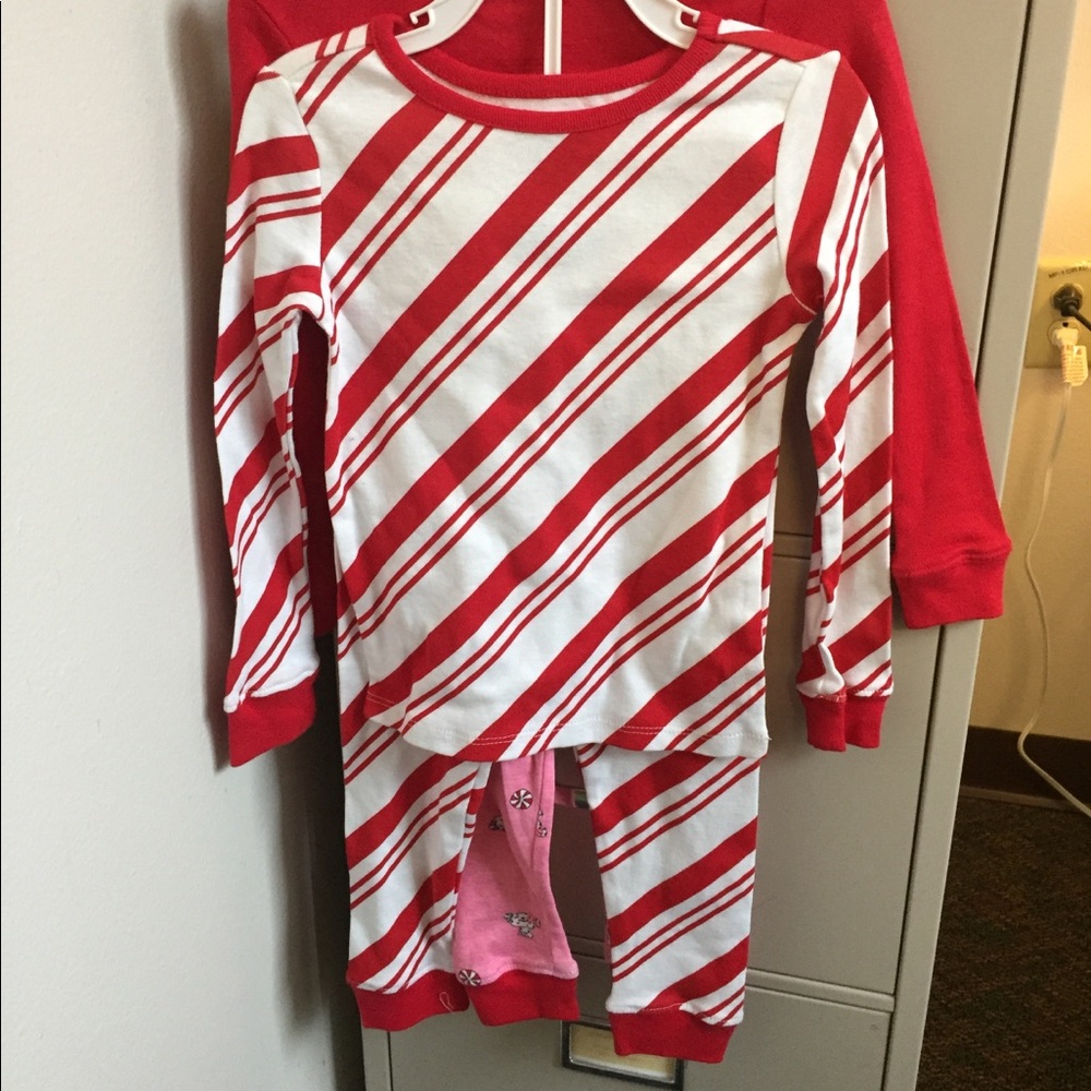 Set of 2 holiday PJs - Picture 2 of 3